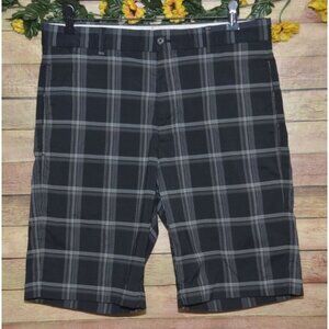 Greg Norman Men's Golf Shorts Size 32 Pockets Flat Front Mid Rise Plaid Black
